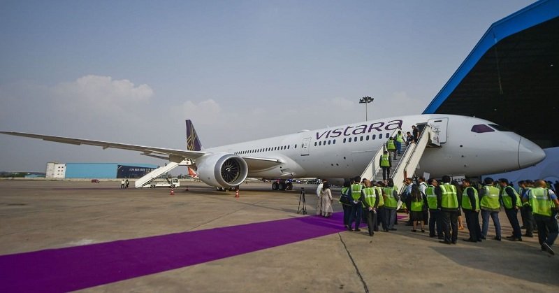 विस्तारा विमान की हाइड्रोलिक फेल के चलते दिल्ली एयरपोर्ट पर इमरजेंसी लैंडिग, बाल-बाल बचे यात्री
