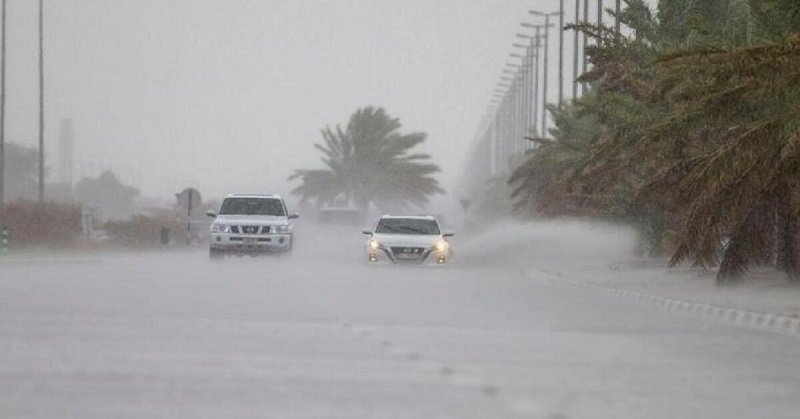UAE के इन हिस्सों में बदला मौसम का मिजाज, पुलिस ने मोटर चालकों को जारी की सलाह