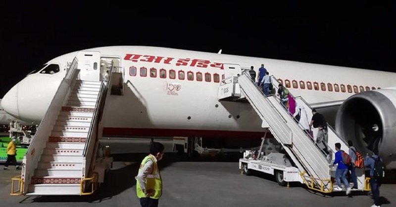 प्रवासियों और कामगारों के लिए बुरी खबर, दुबई, मस्कट और दोहा के लिए Air India ने घटाईं उड़ानें, जानिए वजह